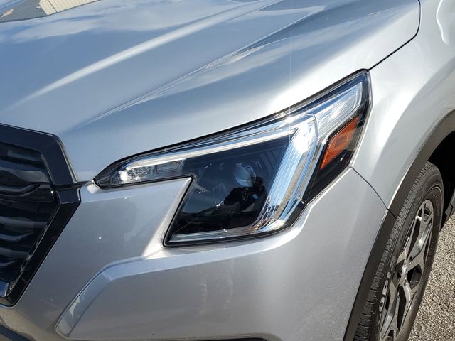 2023 Subaru Forester Premium photo 2