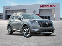 2025 Nissan Pathfinder SL SUV
