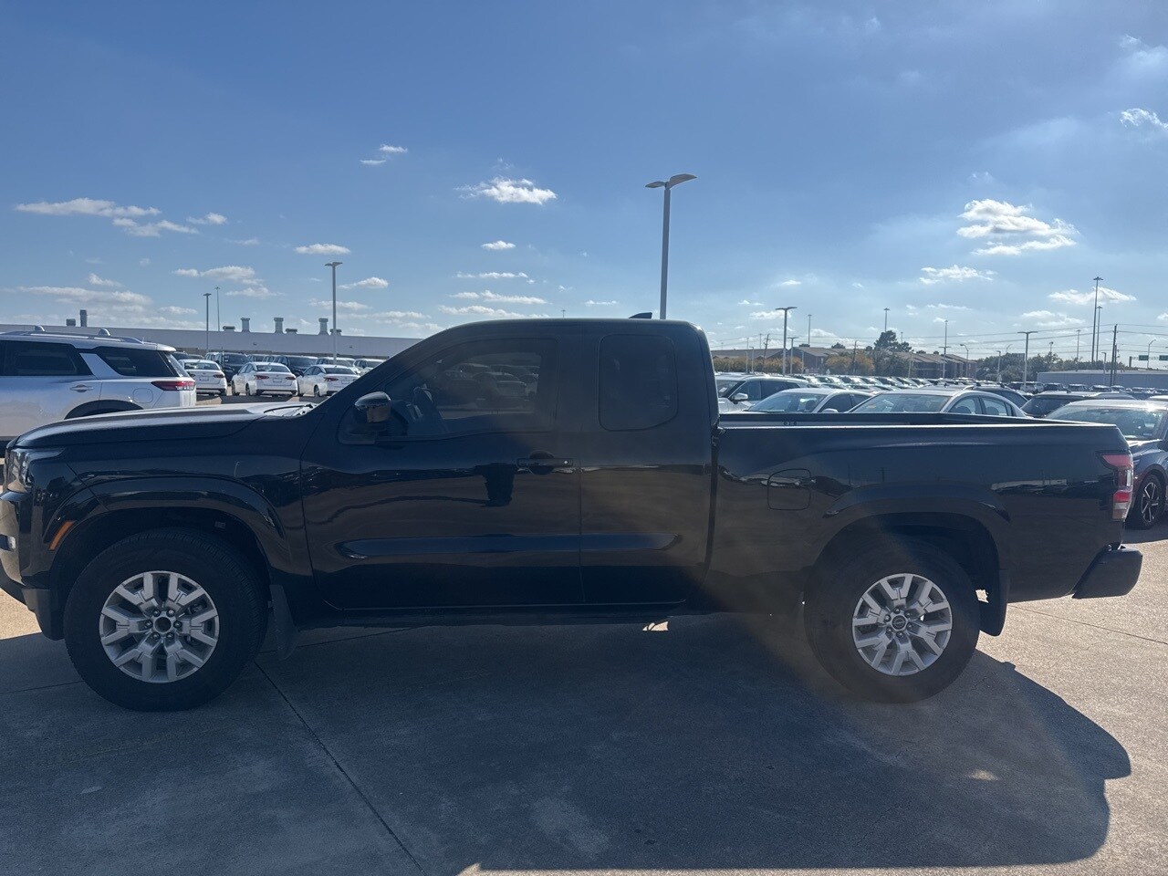 2022 Nissan Frontier SV photo 3