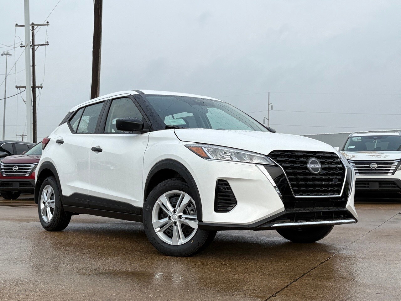 2025 Nissan Kicks S photo 2