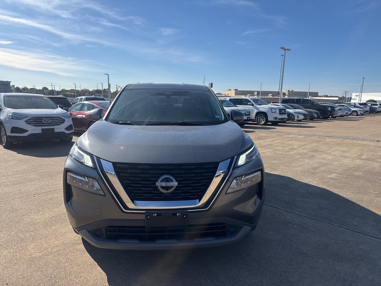 2023 Nissan Rogue SV photo 2