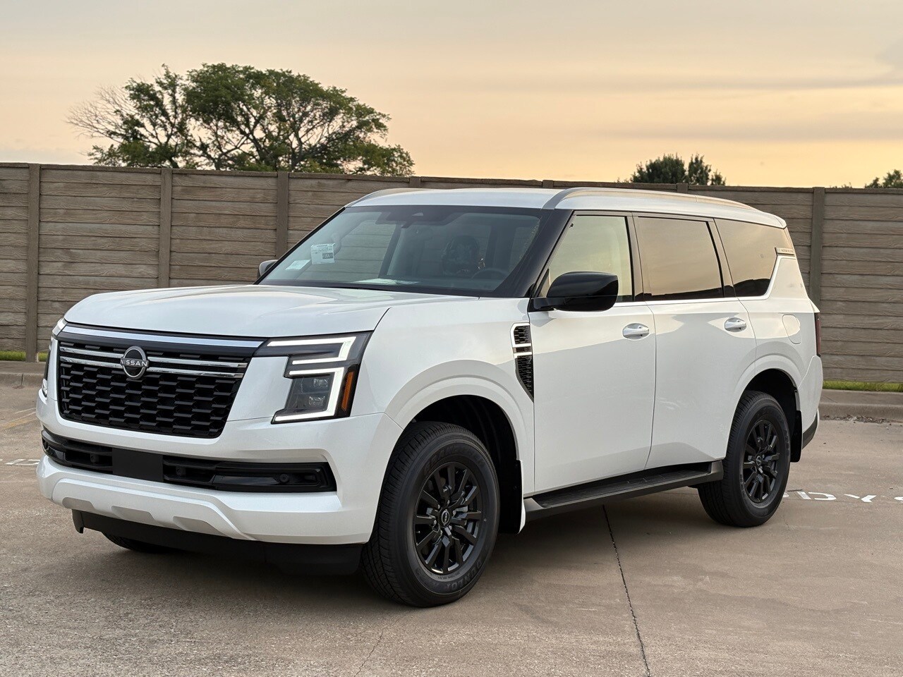 2026 Nissan Armada SV photo 3