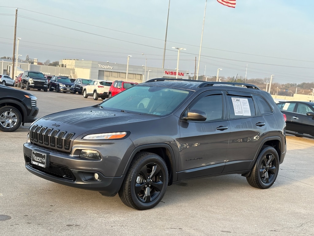 Used 2018 Jeep Cherokee Latitude SUV