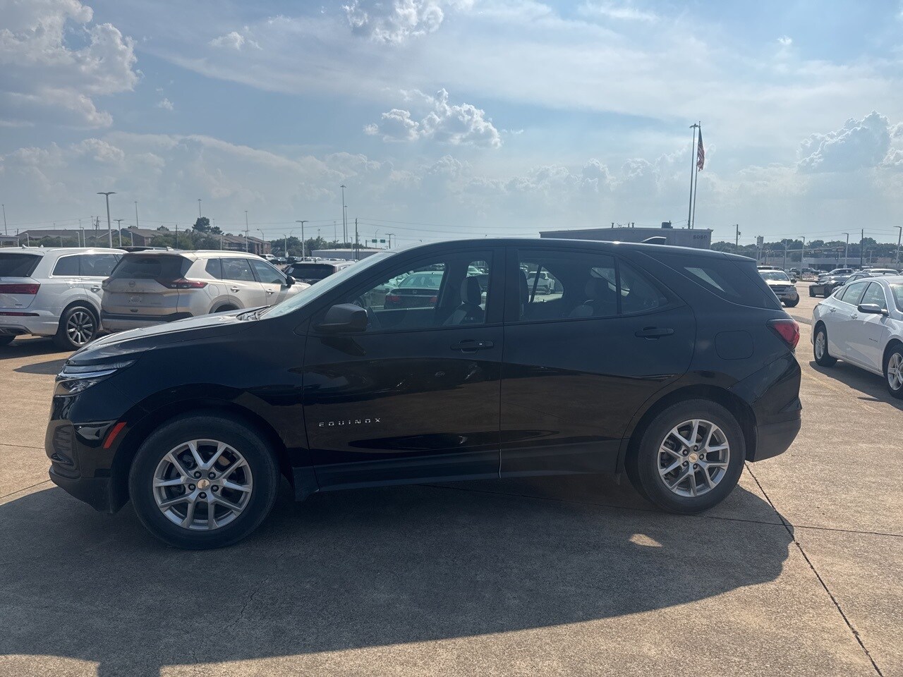 2024 Chevrolet Equinox LS photo 4