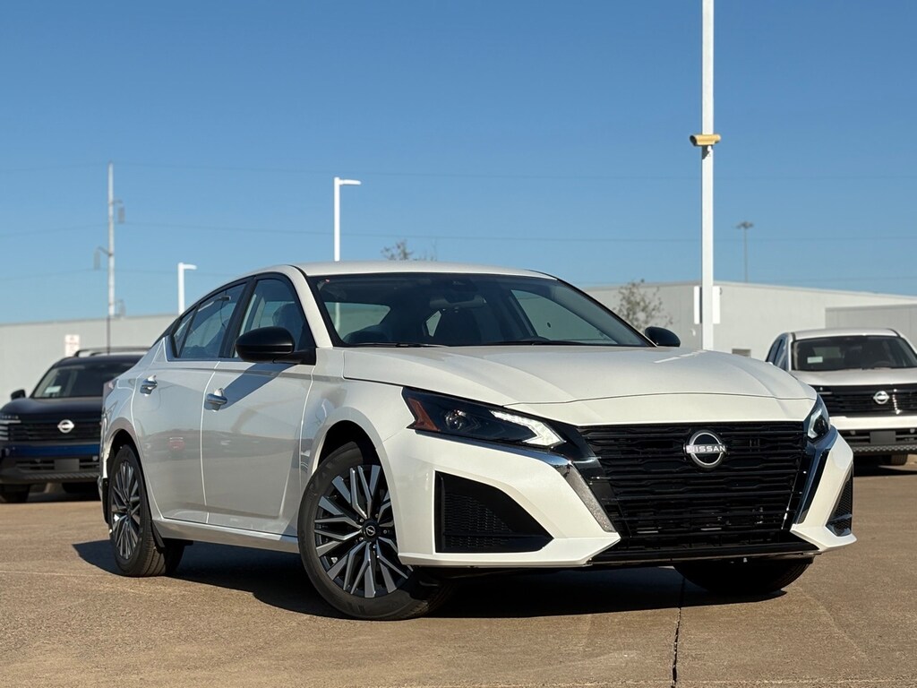New 2025 Nissan Altima SV Sedan