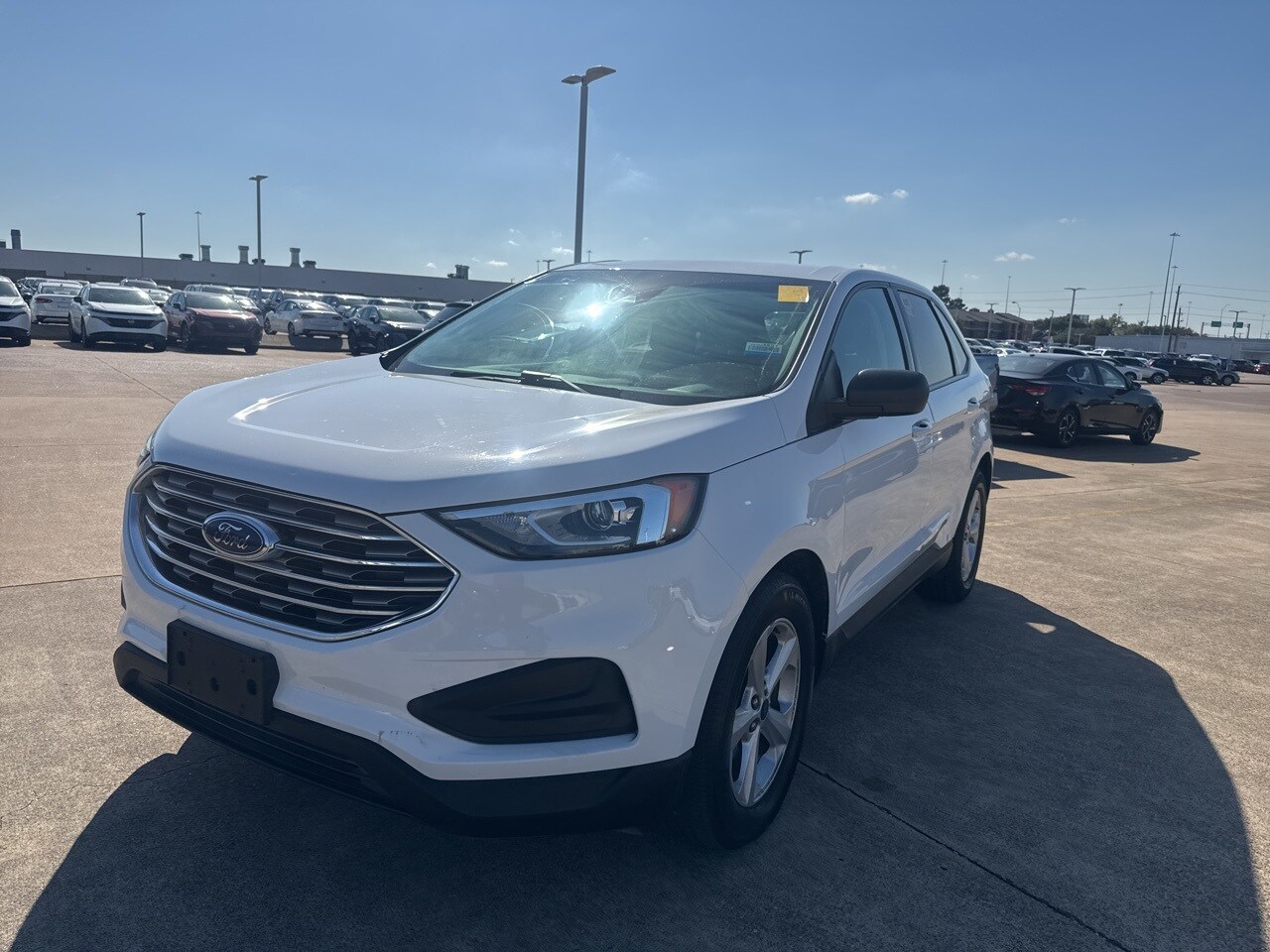 2020 Ford Edge SE photo 2