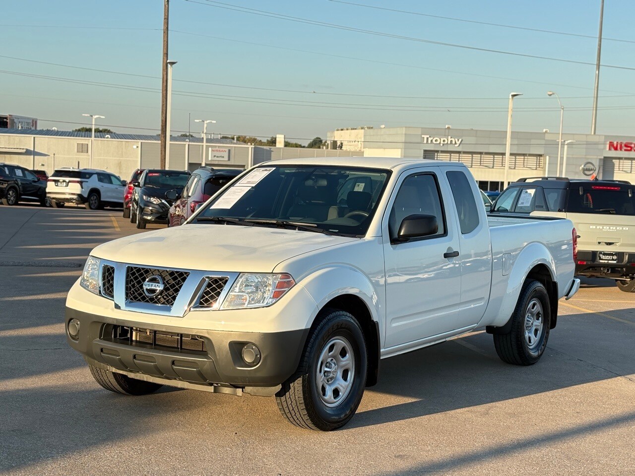 2021 Nissan Frontier S photo 2