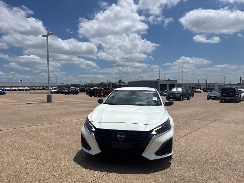 Certified 2025 Nissan