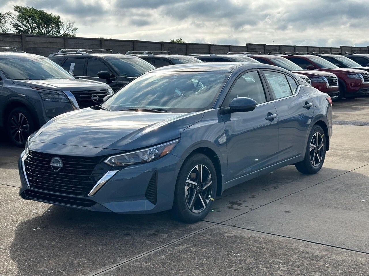 2025 Nissan Sentra SV photo 2