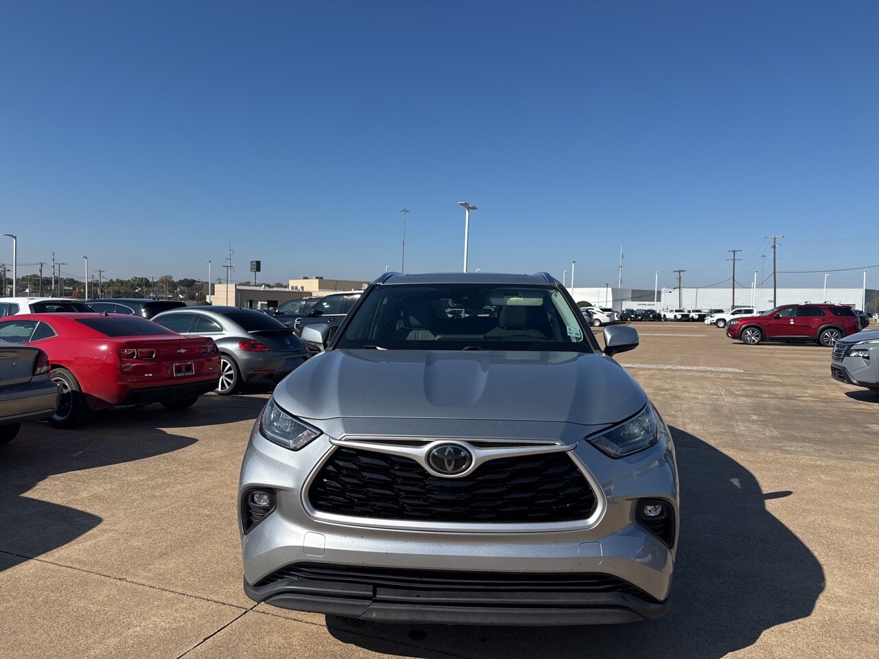 2020 Toyota Highlander XLE photo 2