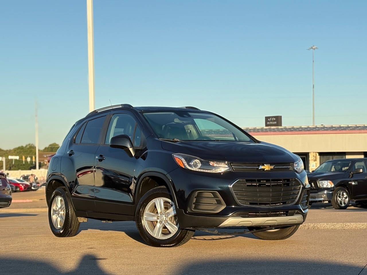 Used 2022 Chevrolet Trax LT with VIN KL7CJPSM5NB539449 for sale in Mesquite, TX