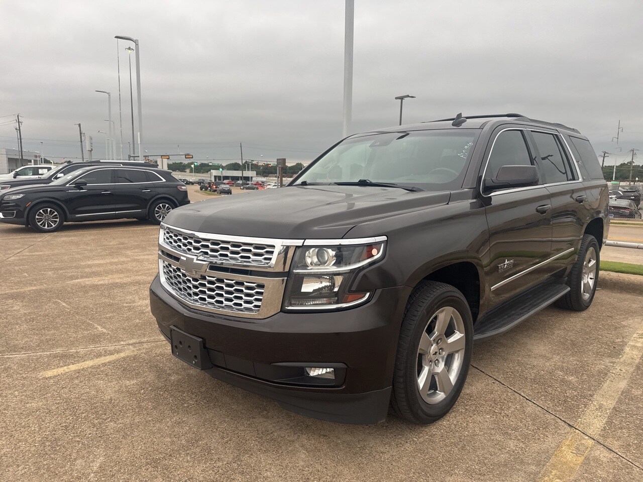 2018 Chevrolet Tahoe LT photo 3