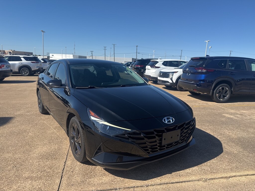 Used 2023 Hyundai Elantra SEL Sedan