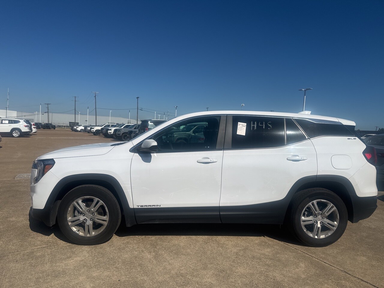 2024 Gmc Terrain SLE photo 3