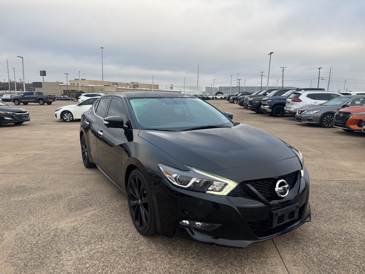 2018 Nissan Maxima SR's photo
