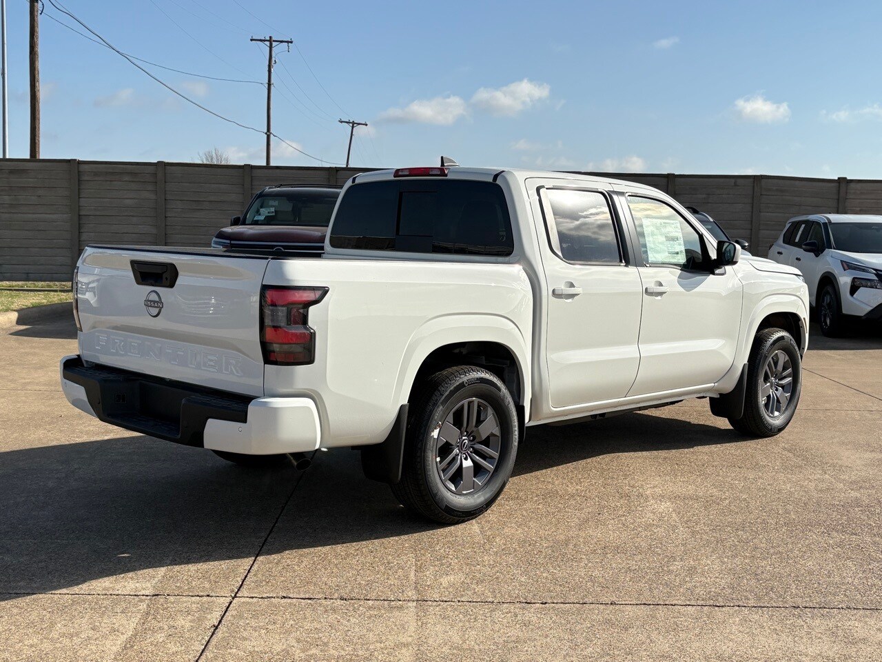 2025 Nissan Frontier SV photo 3