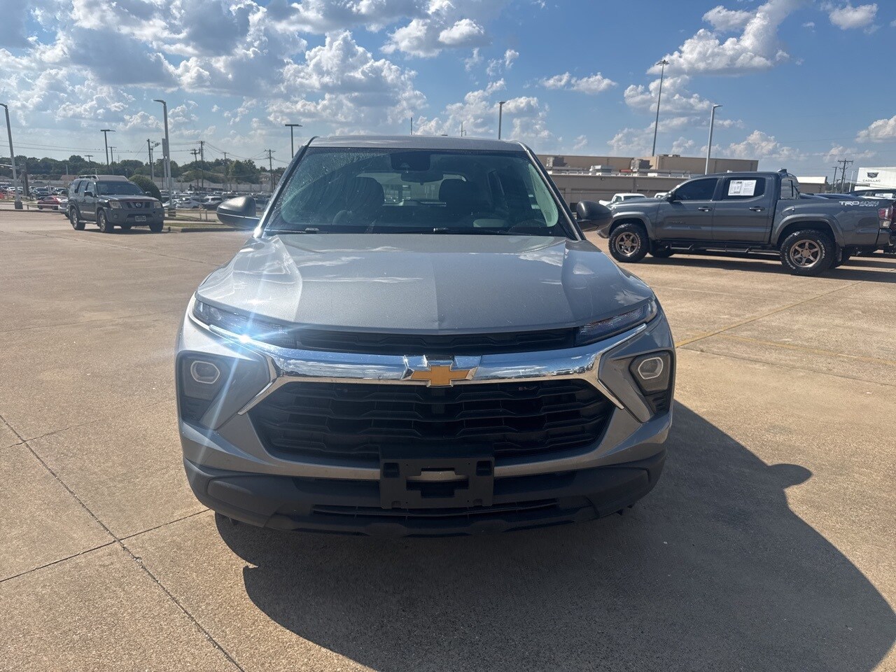 2024 Chevrolet Trailblazer LS photo 2