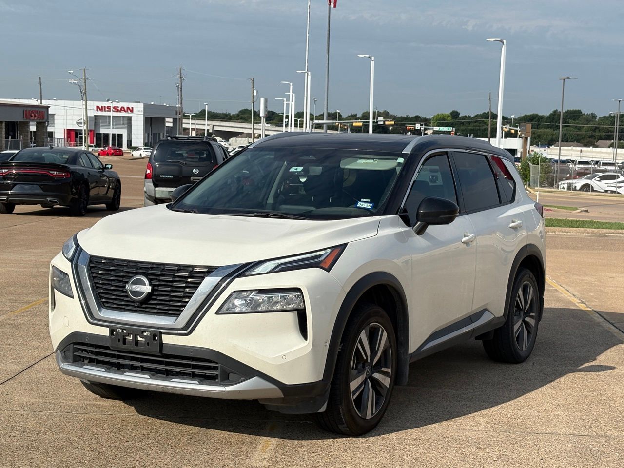2023 Nissan Rogue Platinum FWD's photo