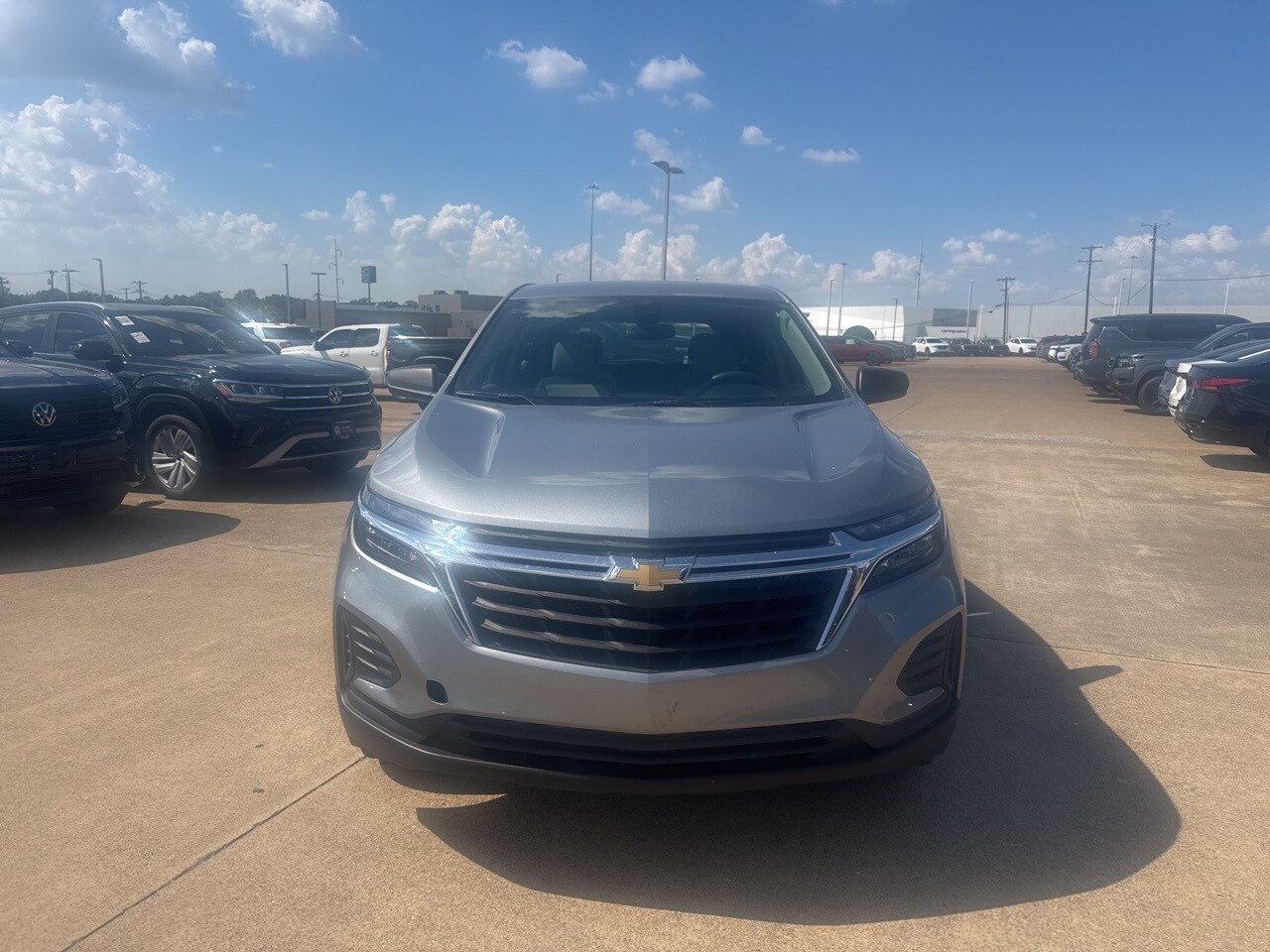 2024 Chevrolet Equinox LS photo 2