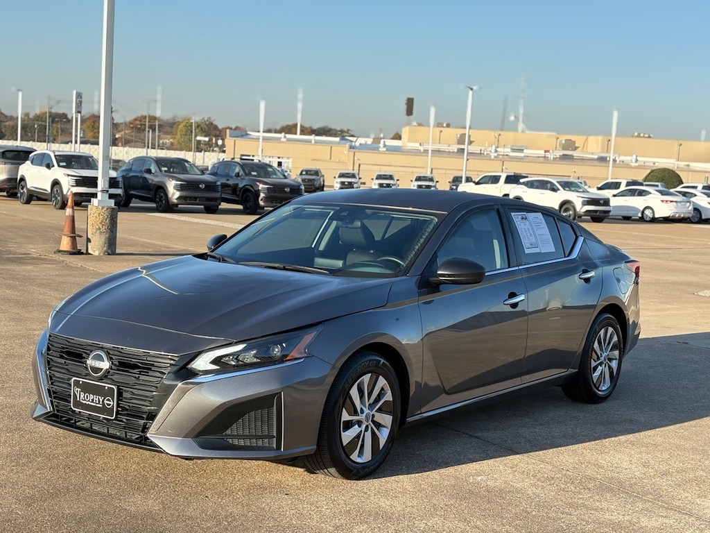 Certified 2025 Nissan