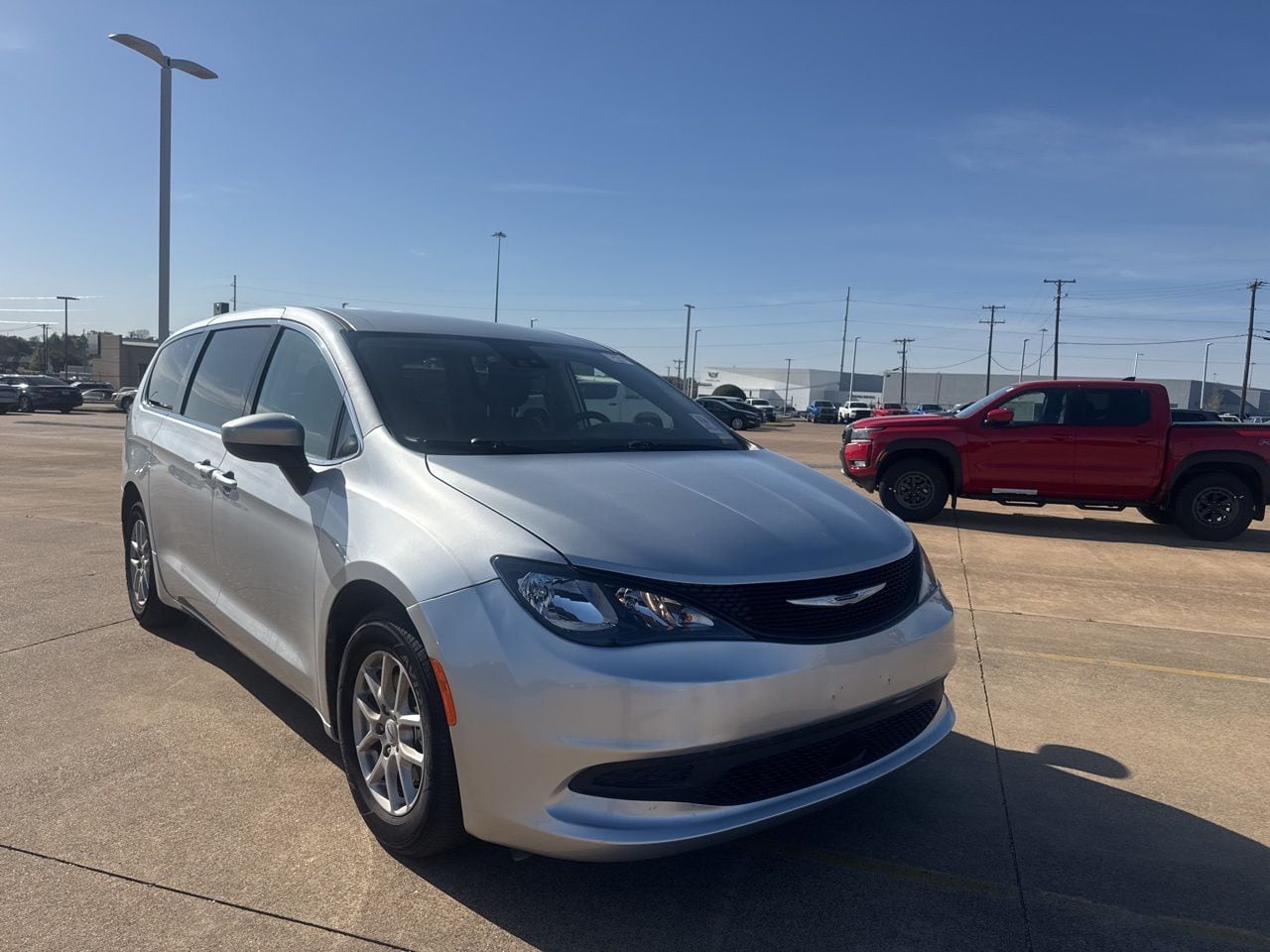 2023 Chrysler Voyager LX