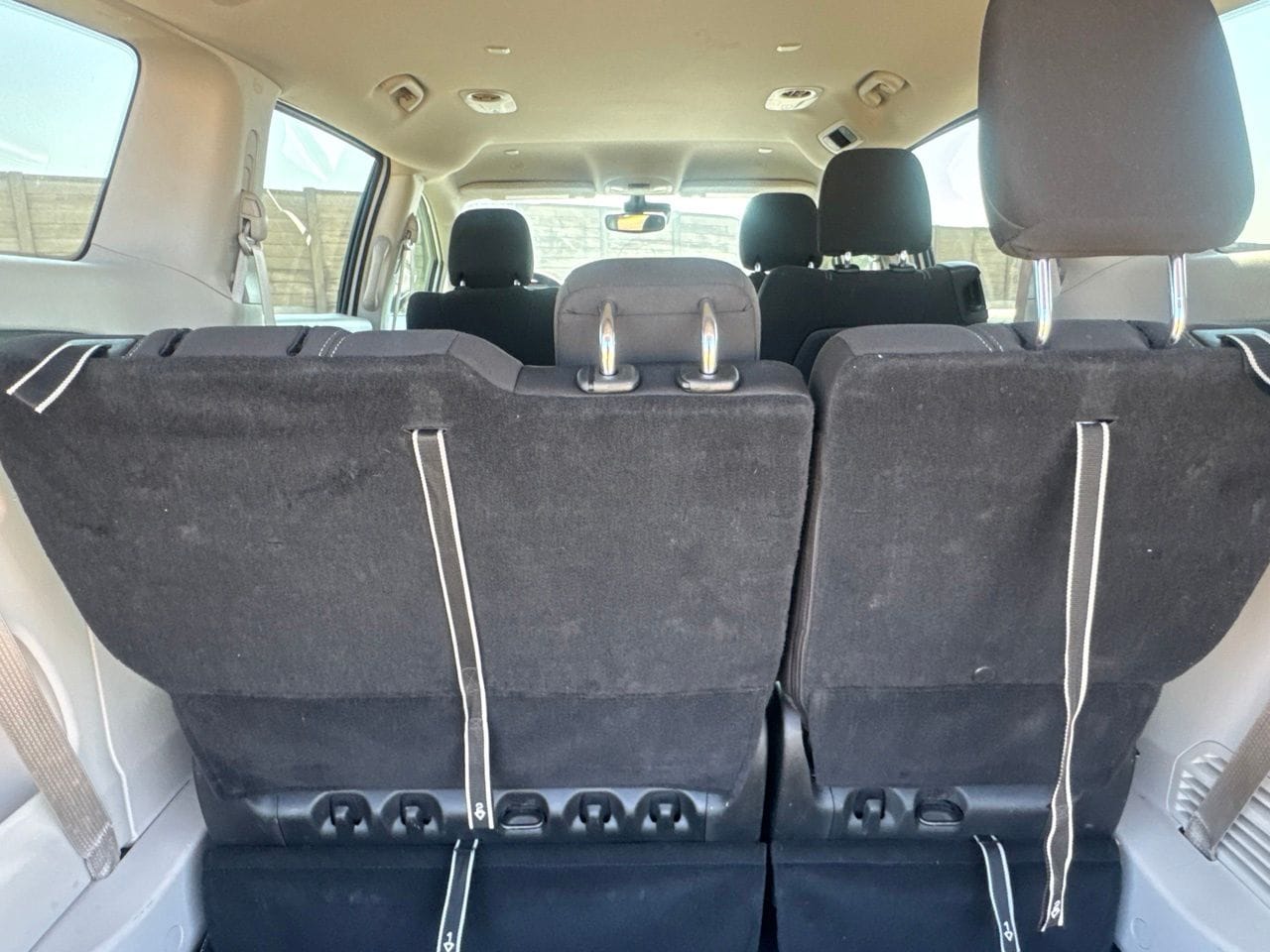 2023 Chrysler Voyager LX - Photo 33