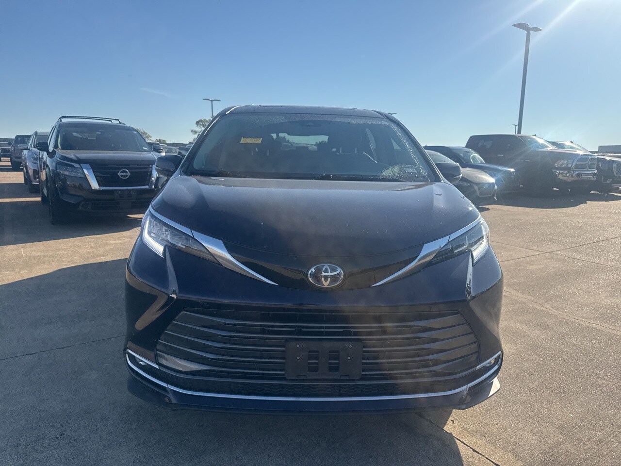2021 Toyota Sienna Limited photo 2