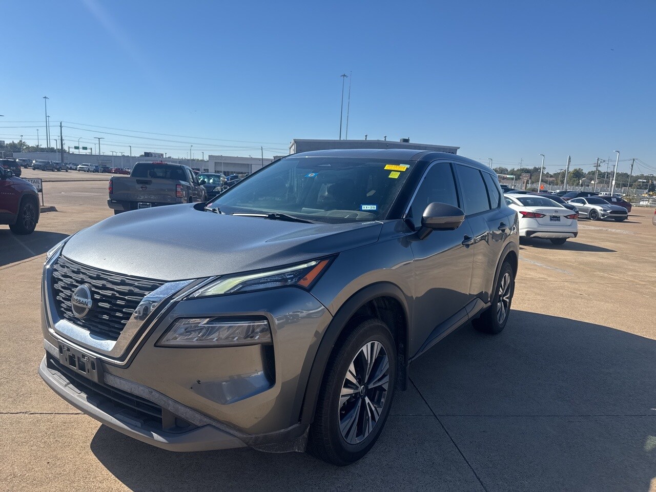 2021 Nissan Rogue SV photo 3