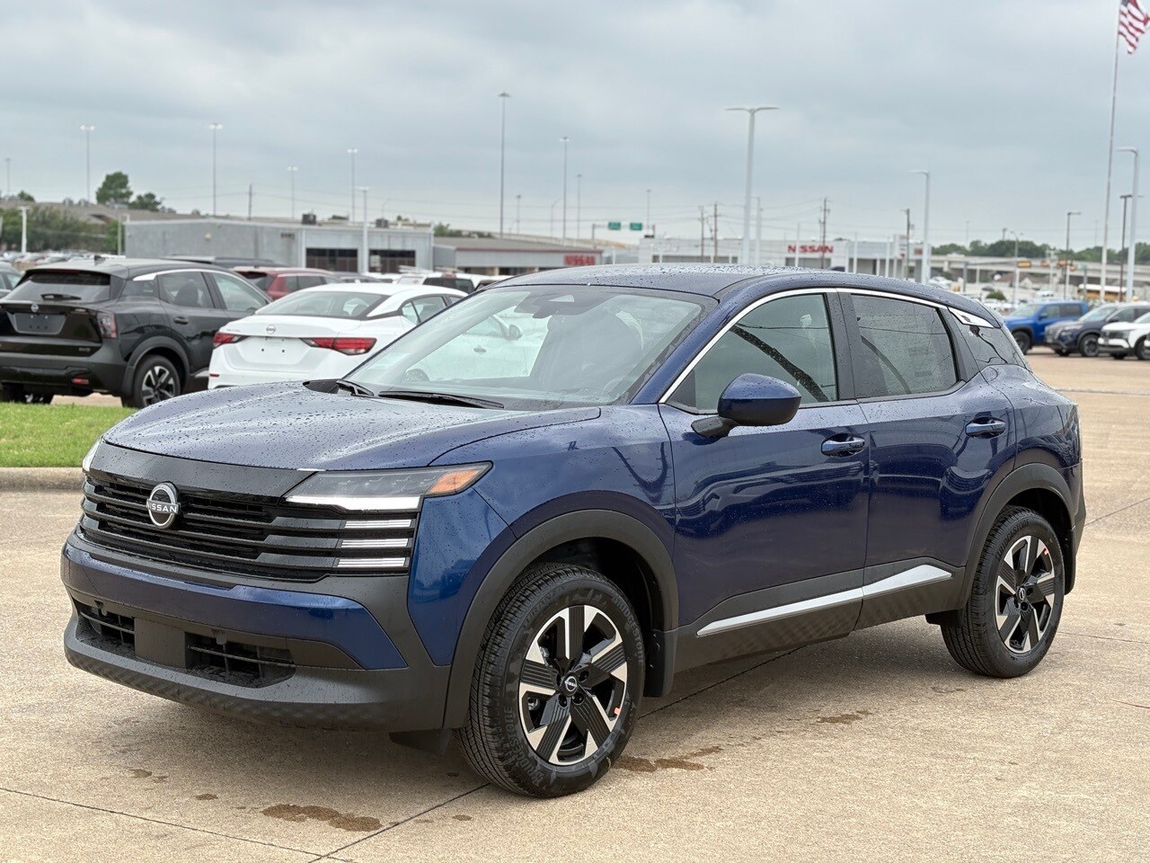 2025 Nissan Kicks SV photo 3