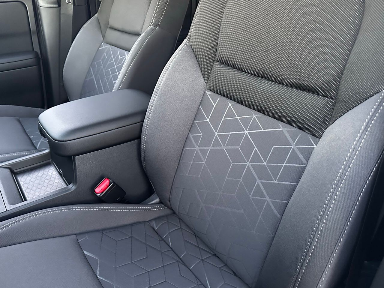 2026 Nissan Frontier SV - Photo 20