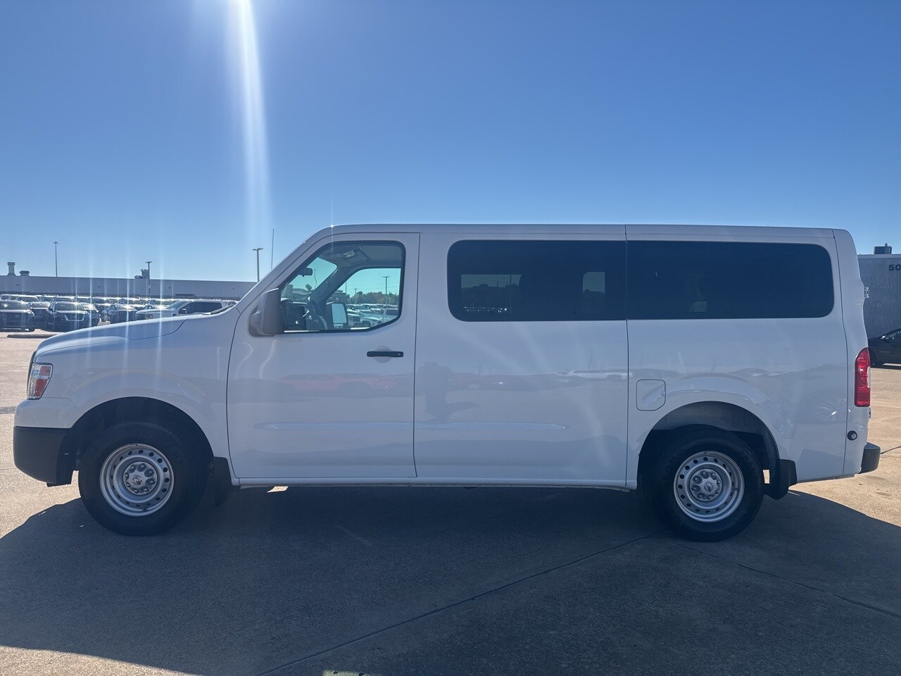 2020 Nissan NV3500 photo 4