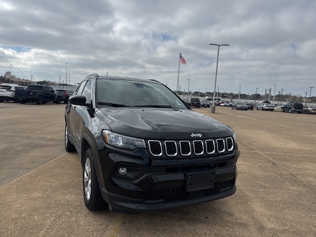 Used 2025 Jeep Compass Latitude SUV