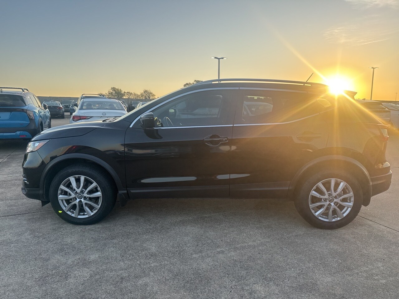 2022 Nissan Rogue Sport SV photo 4