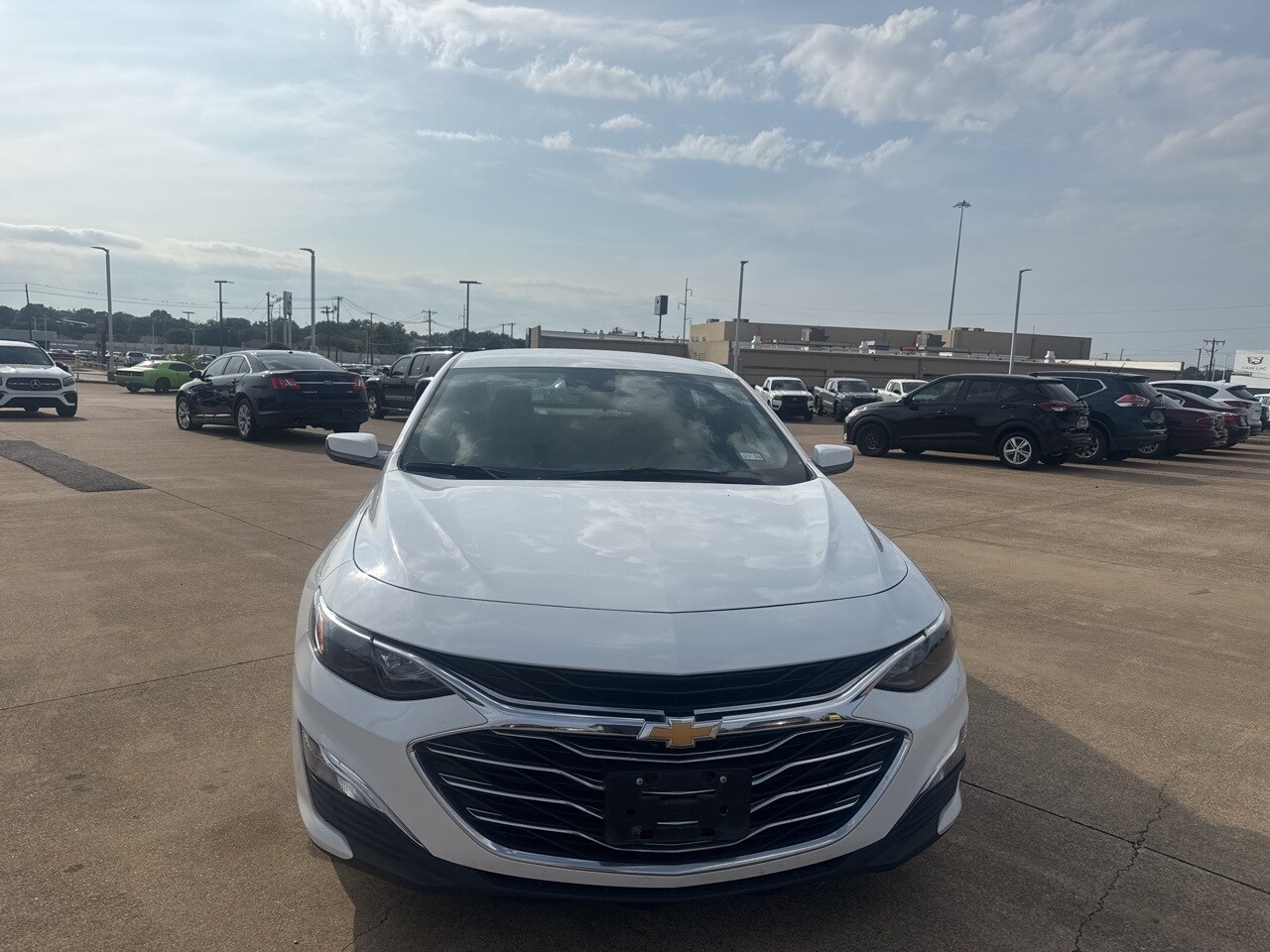 2024 Chevrolet Malibu photo 2