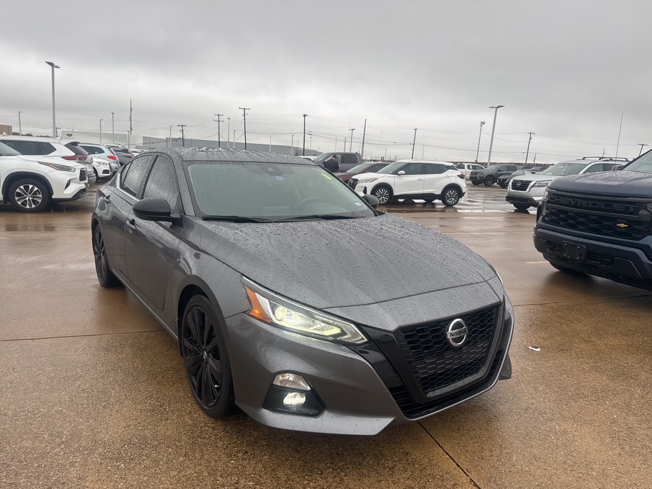 2022 Nissan Altima SR