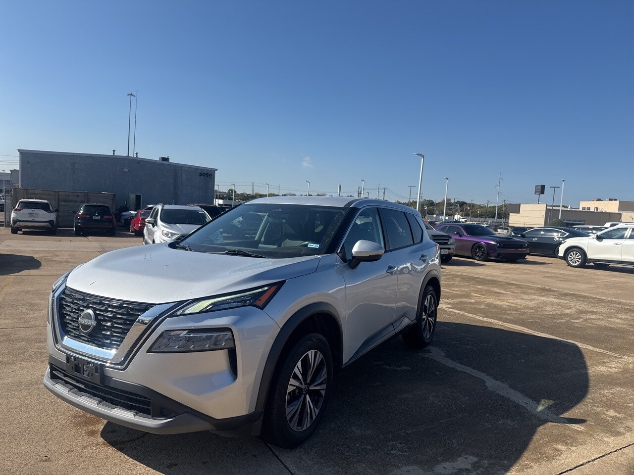 2022 Nissan Rogue SV photo 2