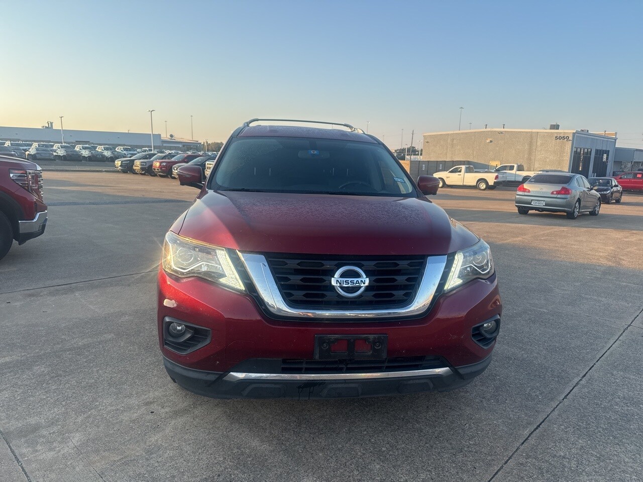 2020 Nissan Pathfinder SL photo 2