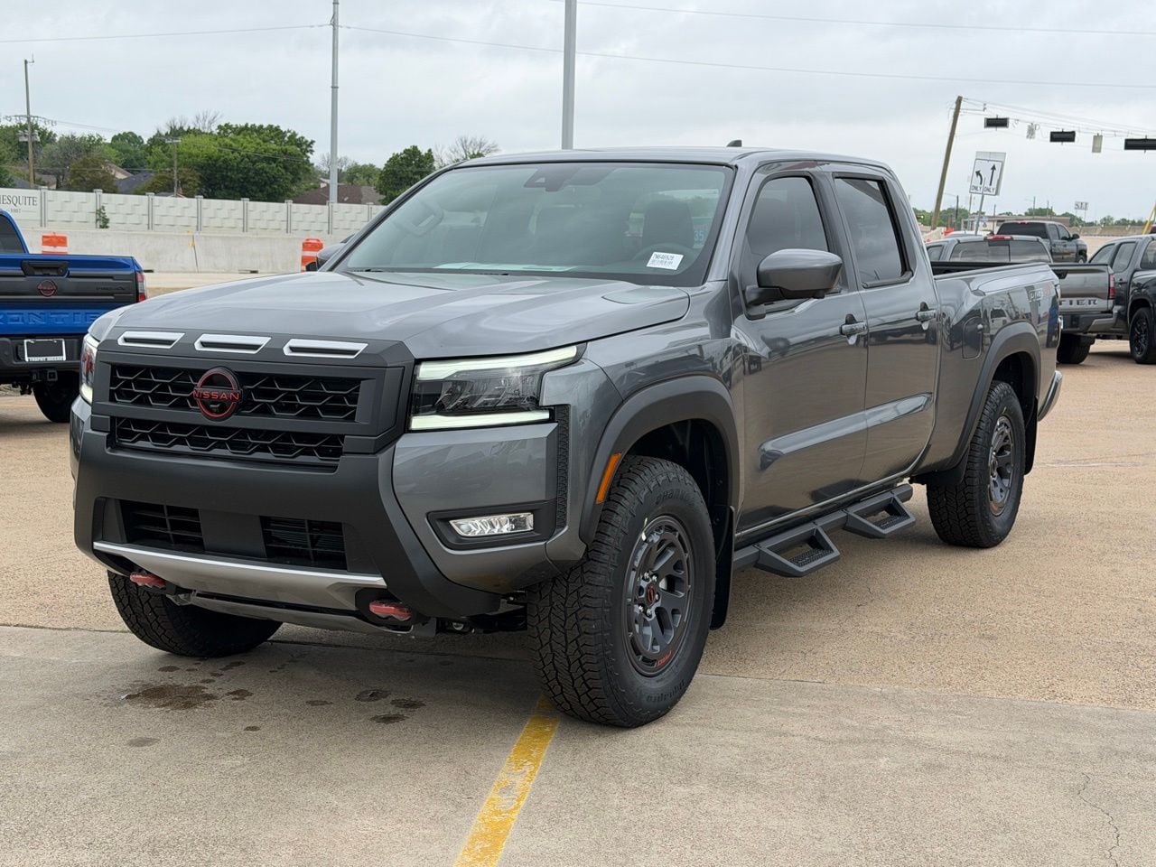 View vehicle photo 2