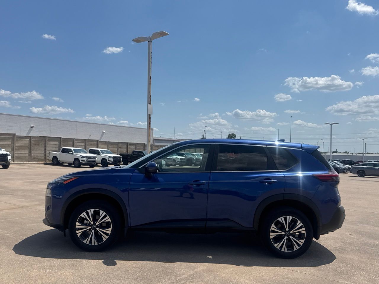 2023 Nissan Rogue SV - Photo 13