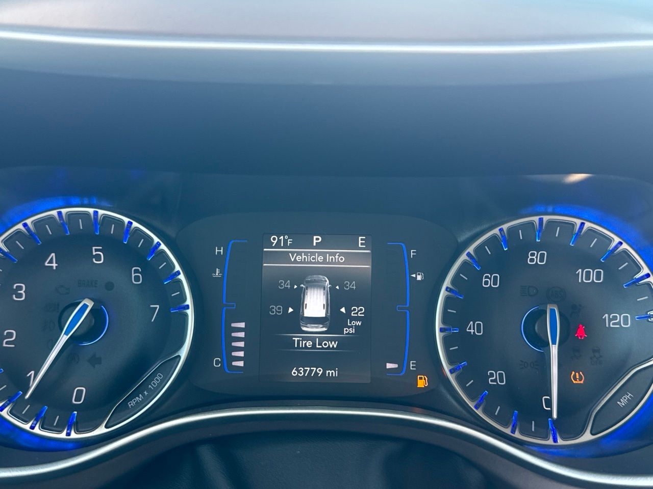 2023 Chrysler Voyager LX - Photo 40