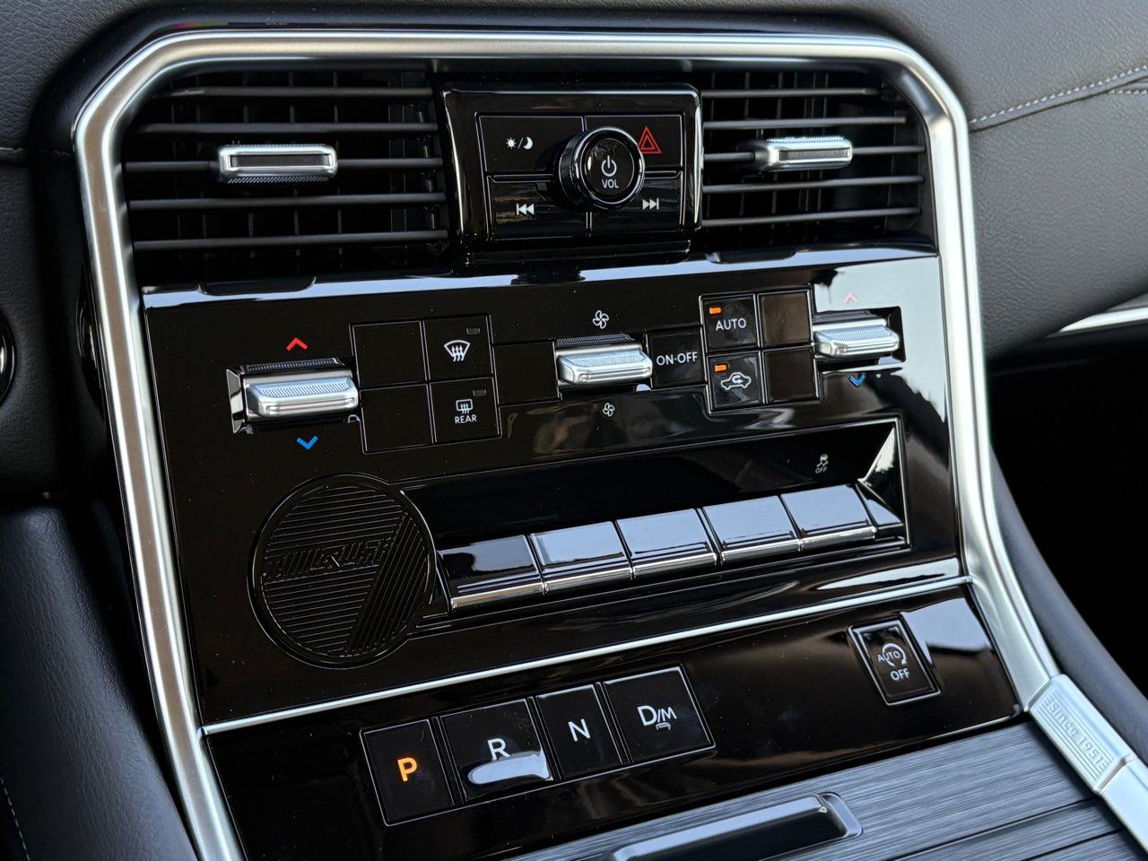 2026 Nissan Armada SV - Photo 12