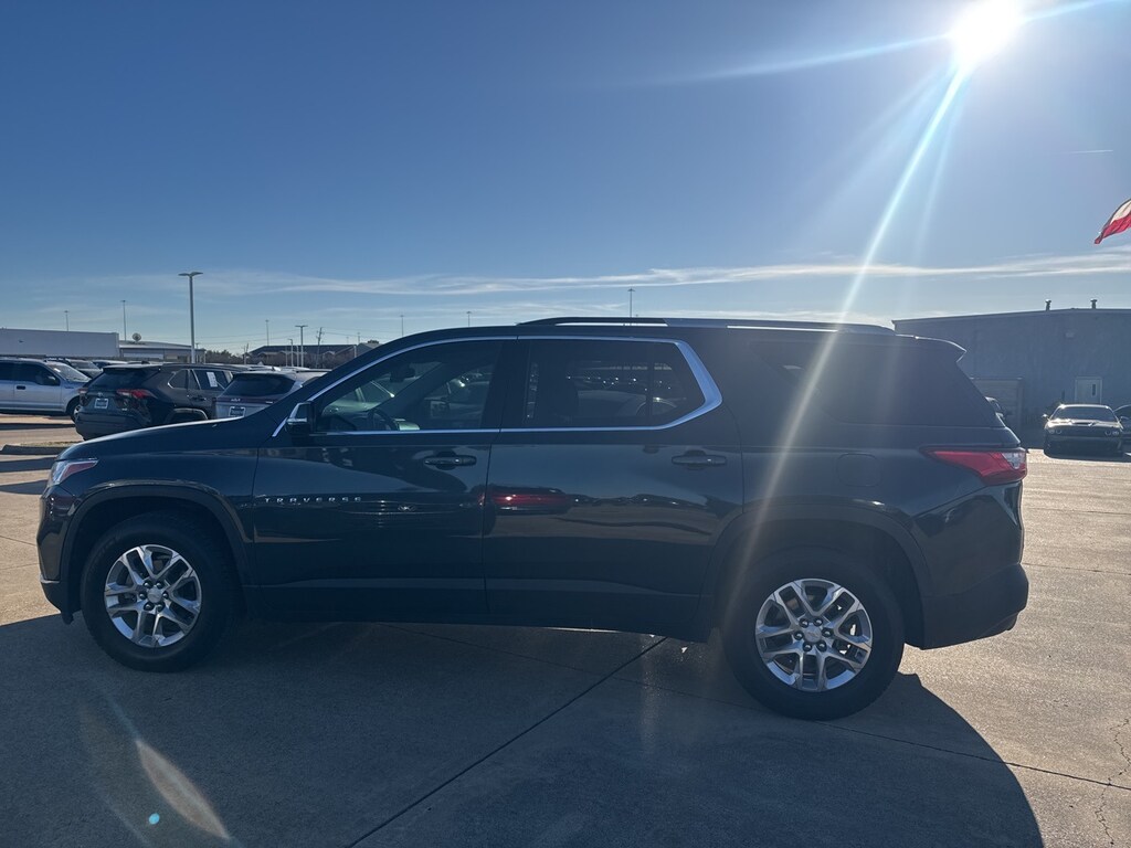 Used 2018 Chevrolet Traverse LT SUV