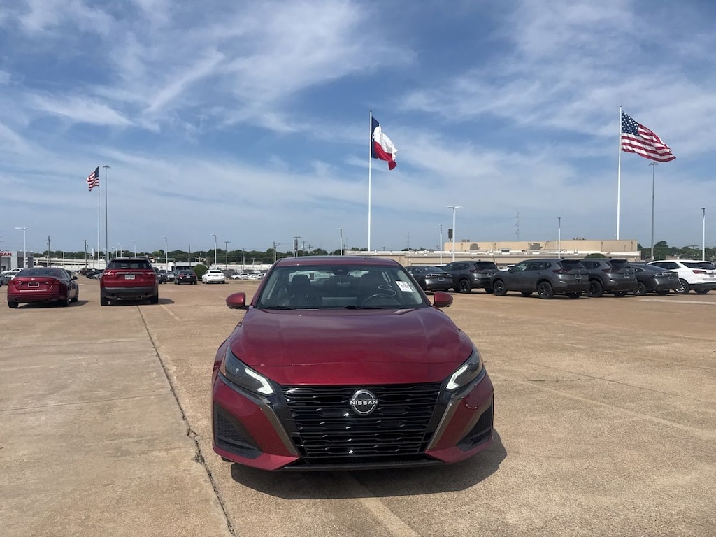 Used 2023 Nissan