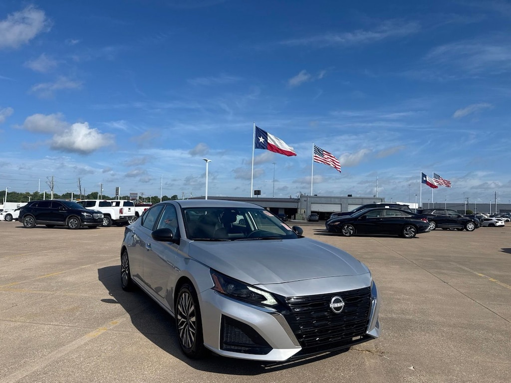 Certified 2025 Nissan Altima 2.5 SV Sedan