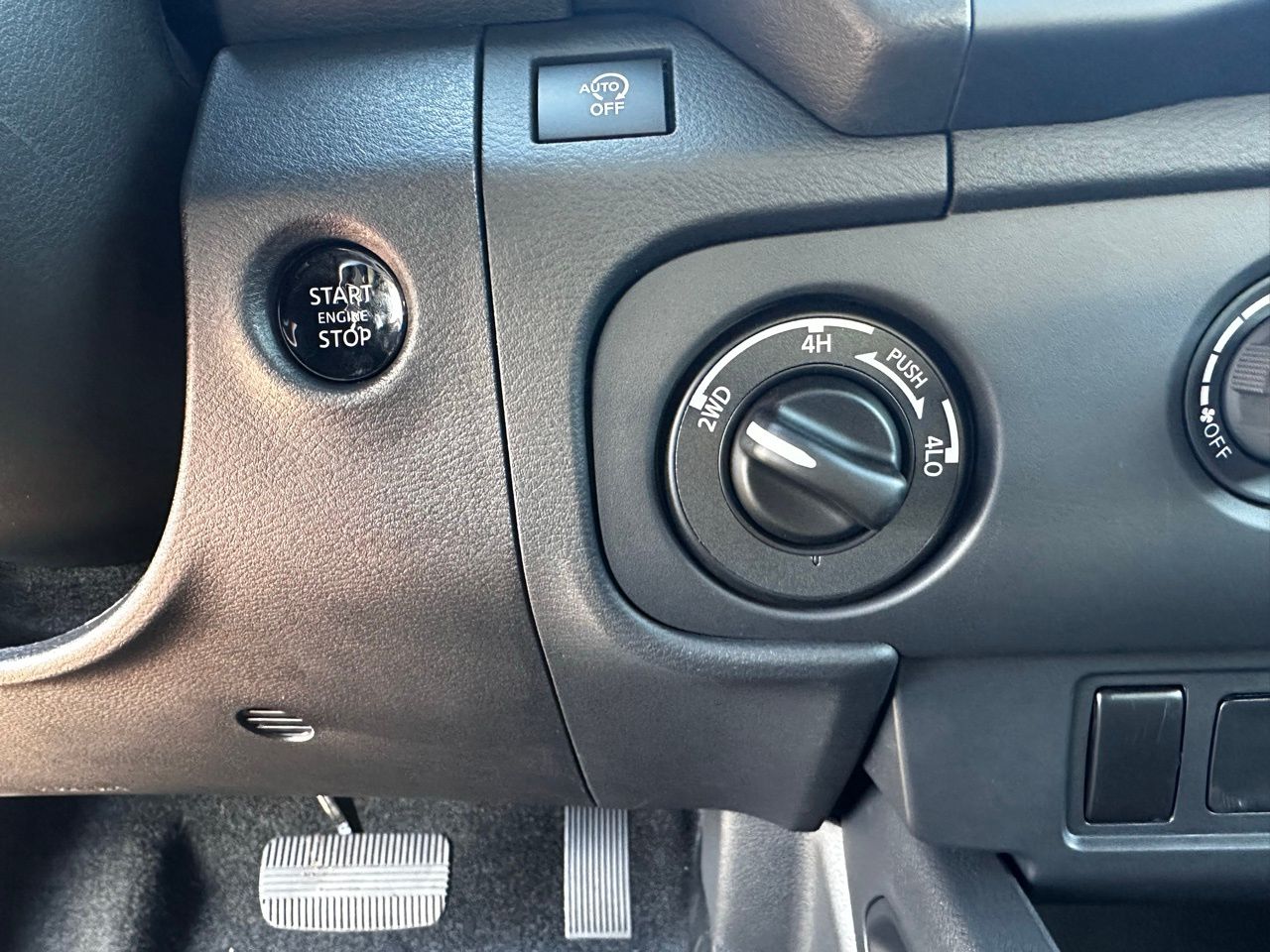 2026 Nissan Frontier SV - Photo 15