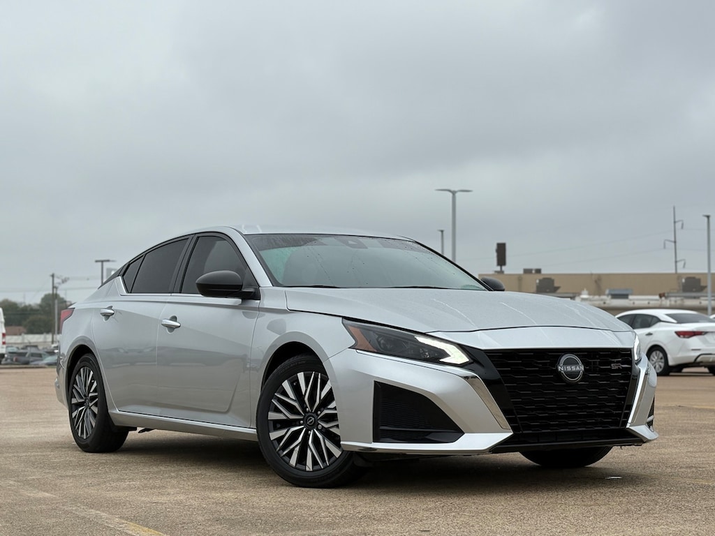 Certified 2024 Nissan