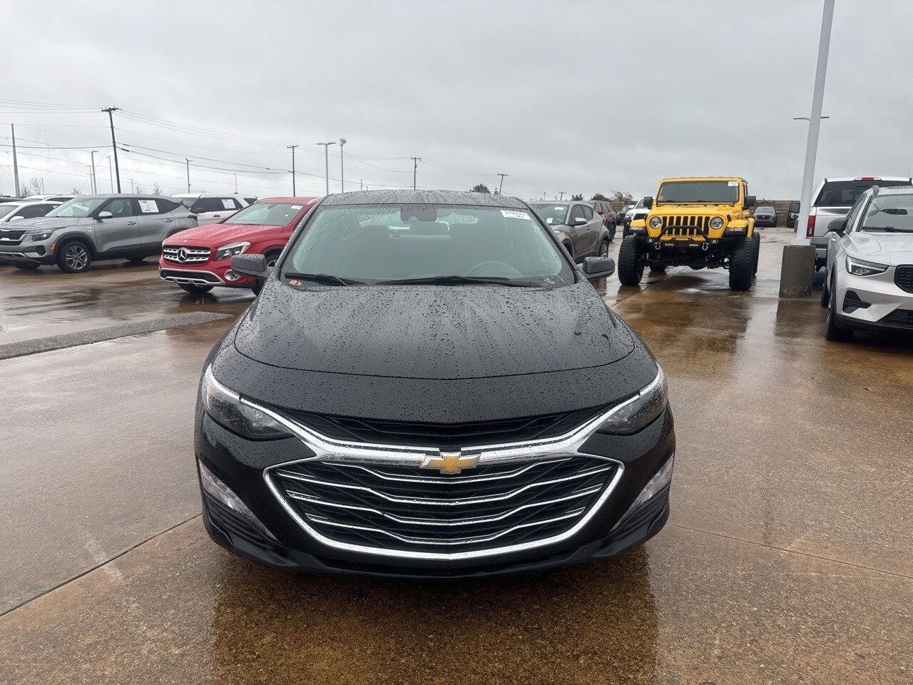 2024 Chevrolet Malibu 1LT photo 2