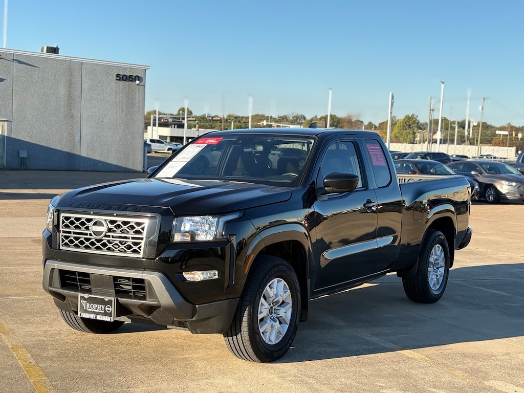 Certified 2022 Nissan