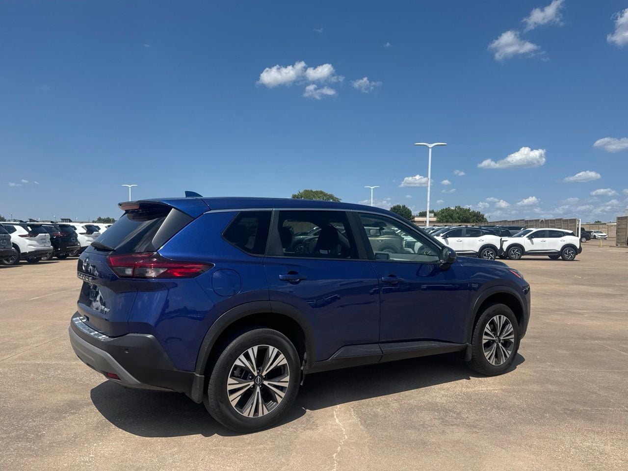 2023 Nissan Rogue SV - Photo 22