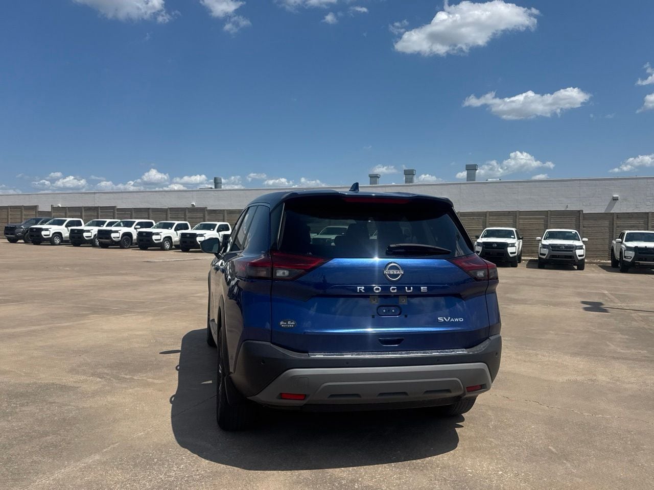 2023 Nissan Rogue SV - Photo 18